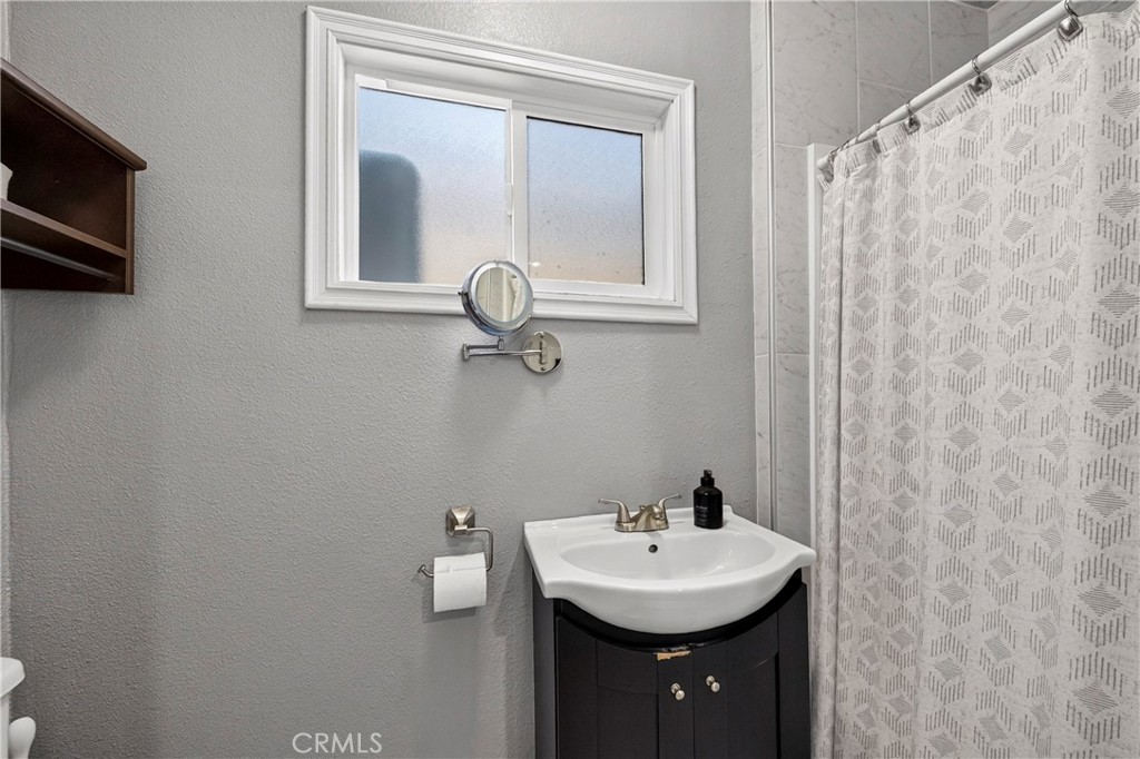 1220 Maple Property Photo 35