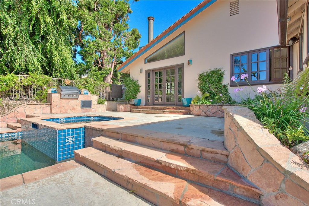 1541 9th Property Photo 4