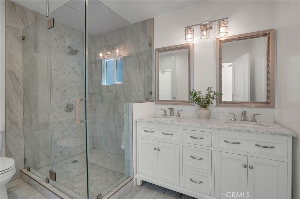 1247 N Neptune Avenue Property Photo 22