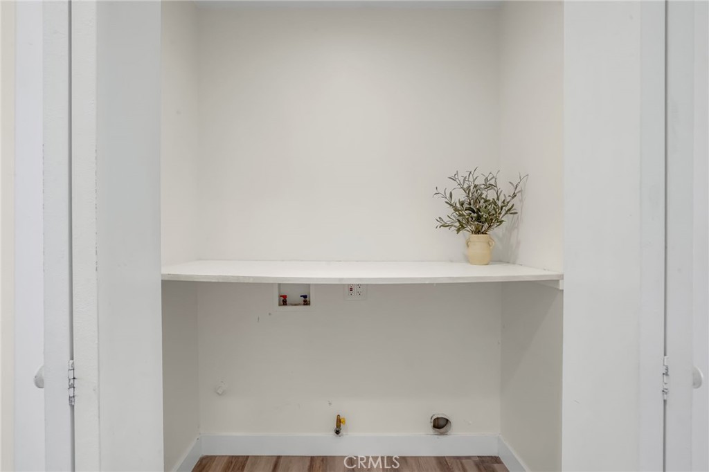 1247 N Neptune Avenue Property Photo 23