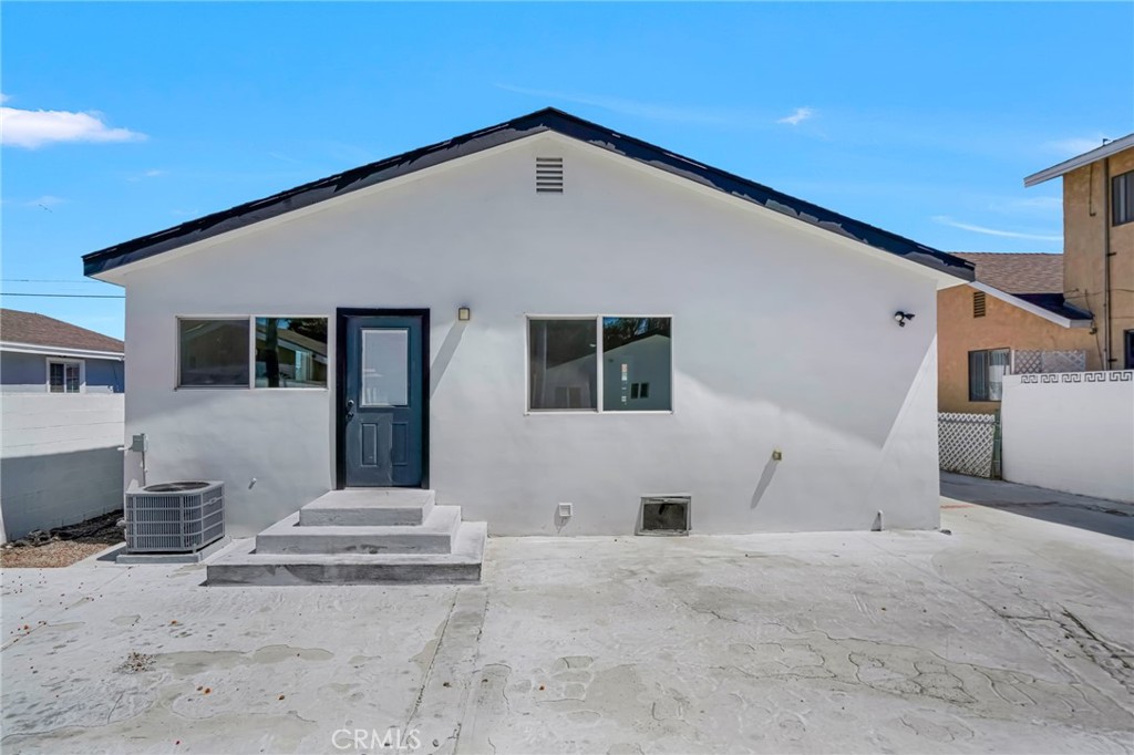 1247 N Neptune Avenue Property Photo 24