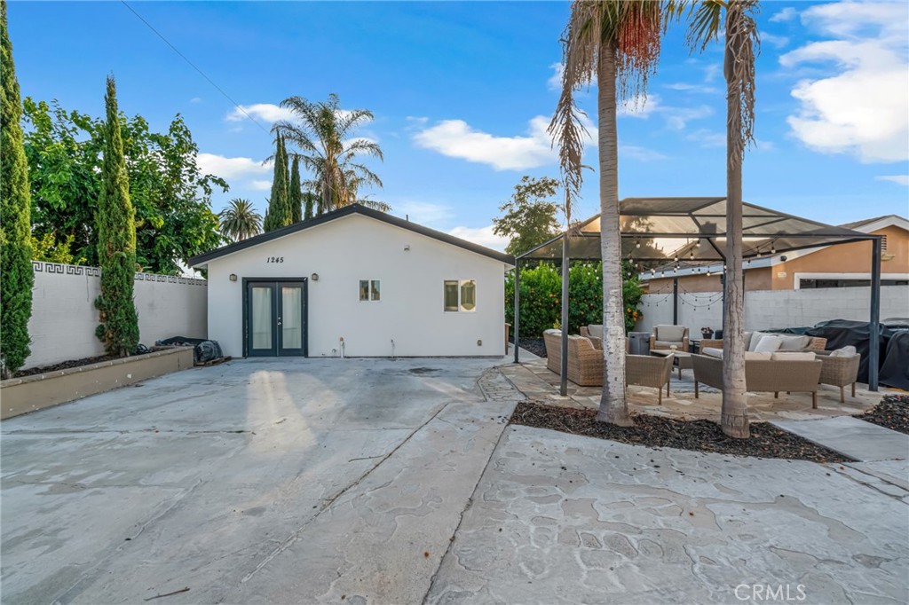 1247 N Neptune Avenue Property Photo 26