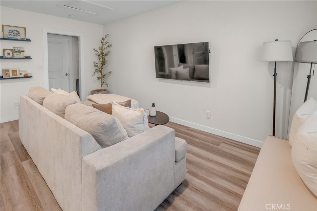 1247 N Neptune Avenue Property Photo 29