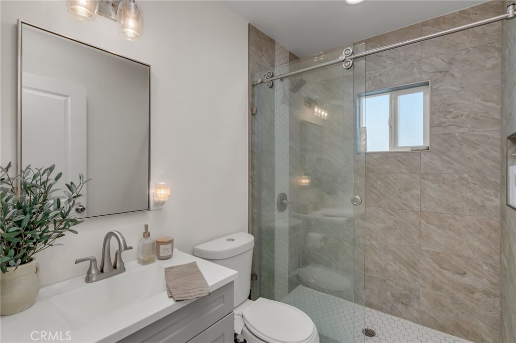 1247 N Neptune Avenue Property Photo 33