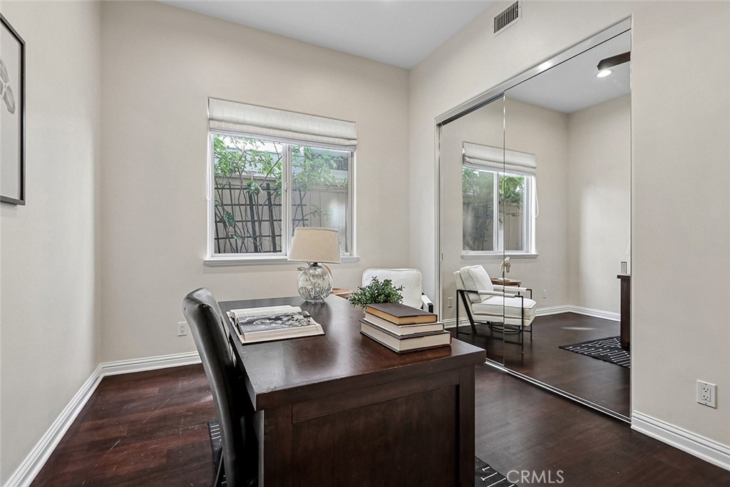3005 N Poinsettia Property Photo 52