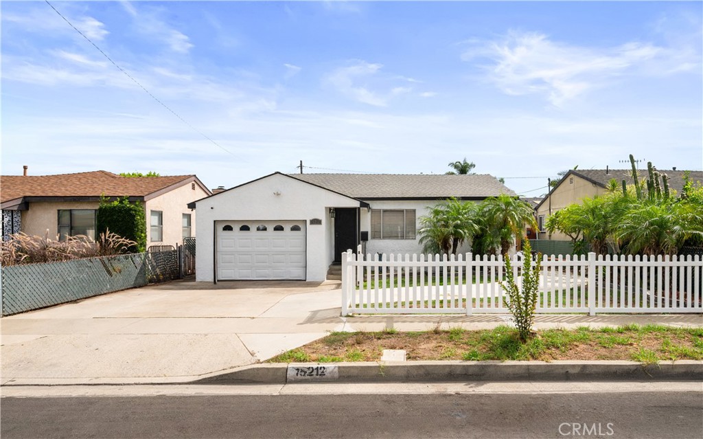 15212 Arcturus Avenue Property Photo 6