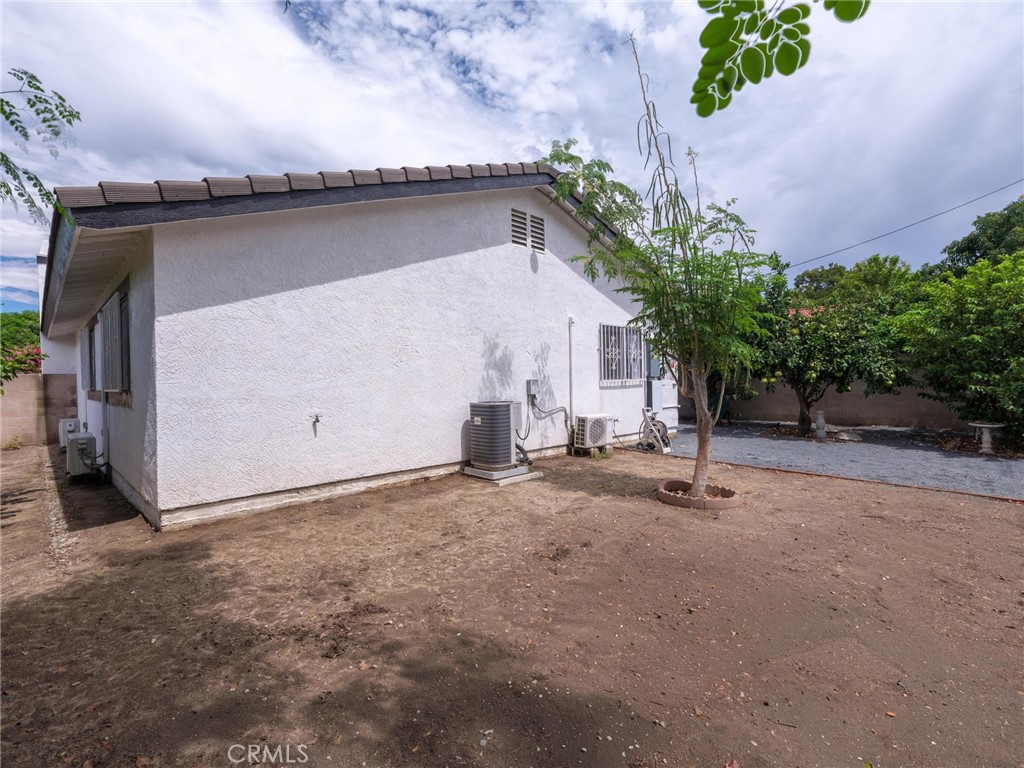 512 E 8th Street Property Photo 17