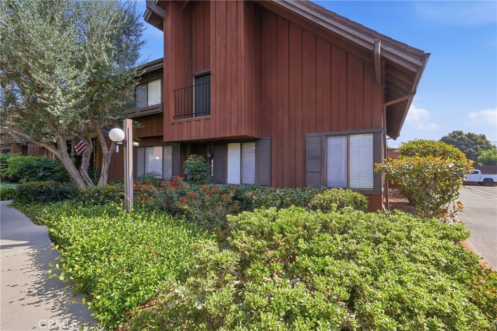 2074 Mount Shasta Property Photo 1