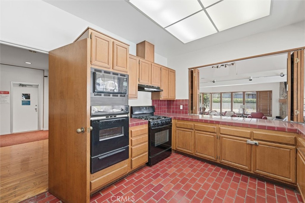 2595 Plaza Del Amo 420 Property Photo 58
