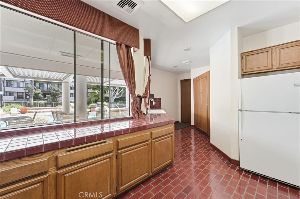2595 Plaza Del Amo 420 Property Photo 59