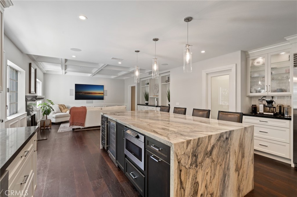 1619 6th Property Photo 3