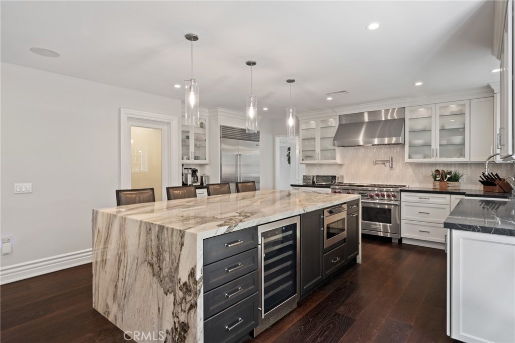 1619 6th Property Photo 6