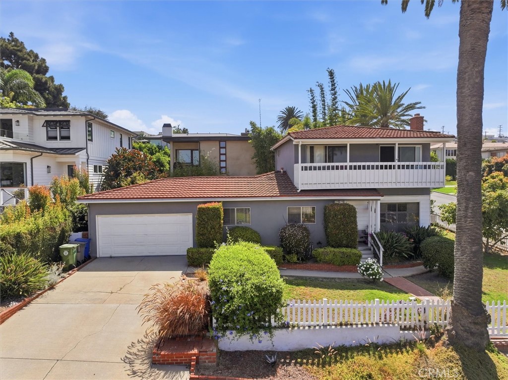 214 S Poinsettia Avenue Property Photo 1