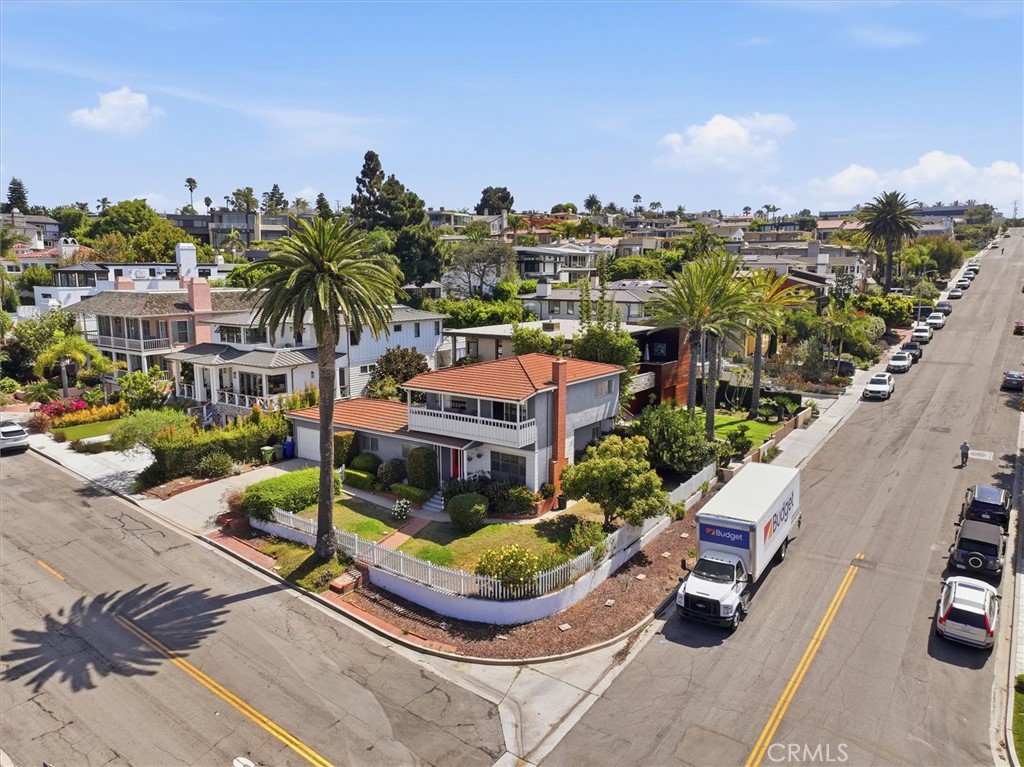214 S Poinsettia Avenue Property Photo 4