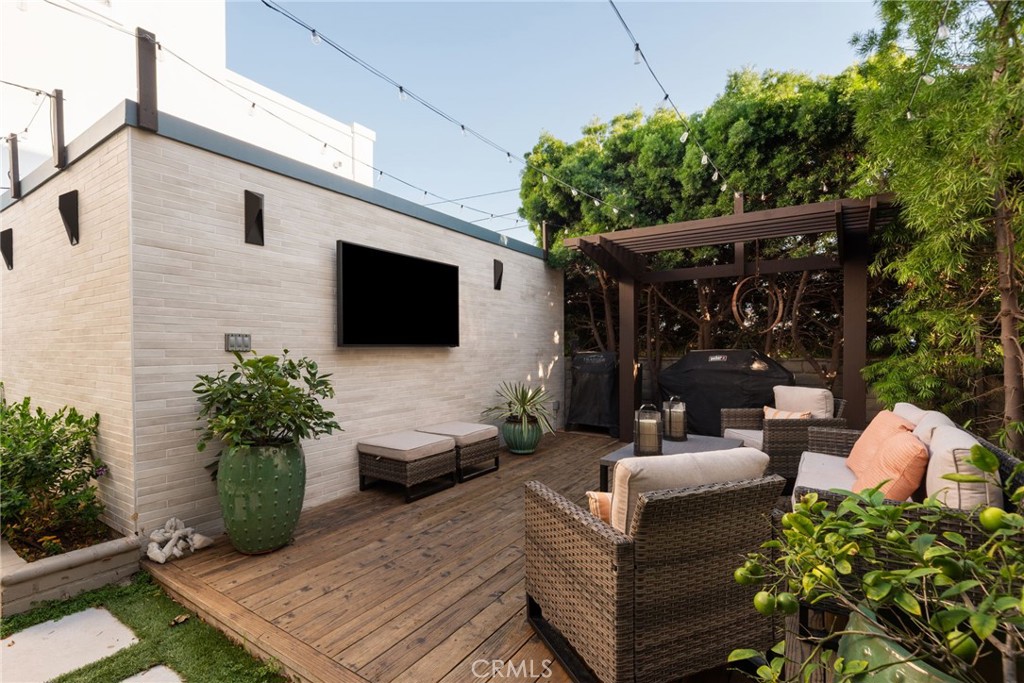 330 28th Property Photo 1