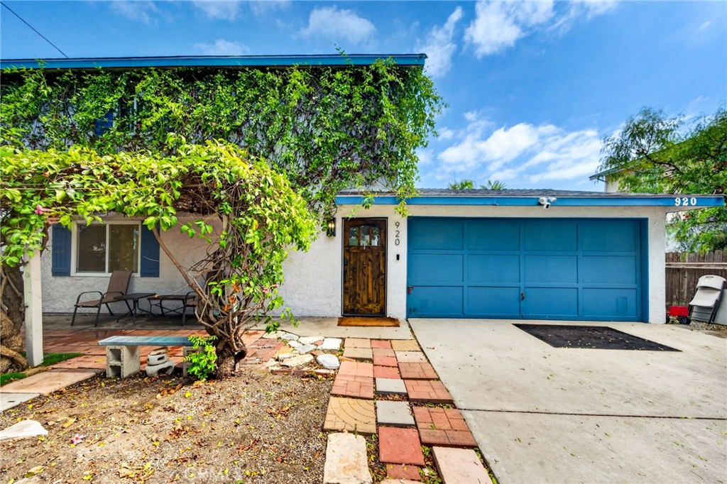 920 N Grand Property Photo 3