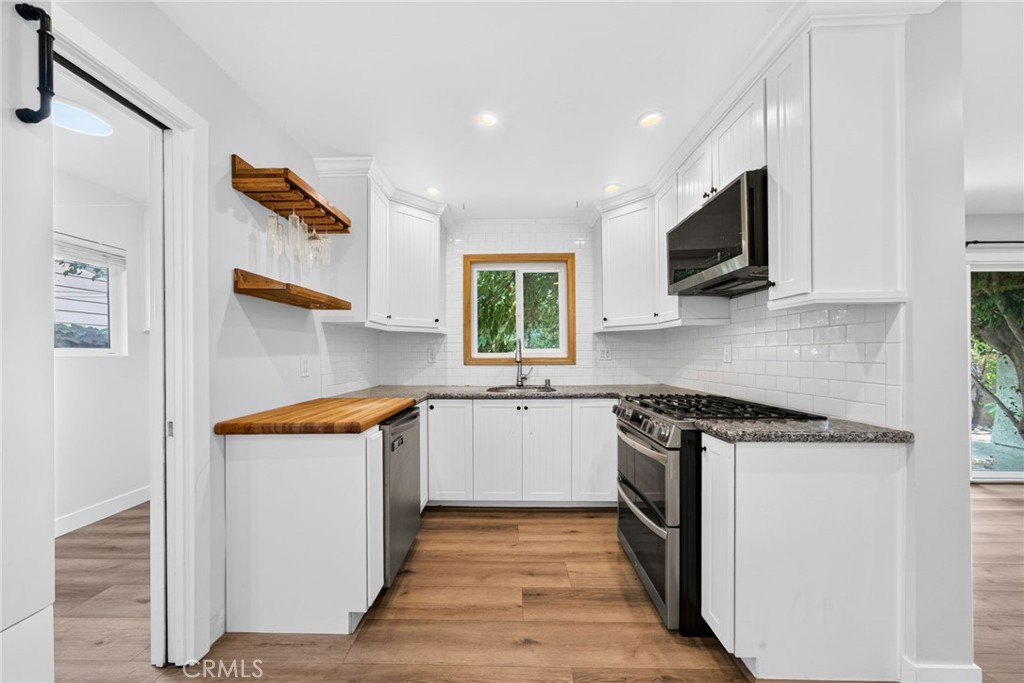 920 N Grand Property Photo 18