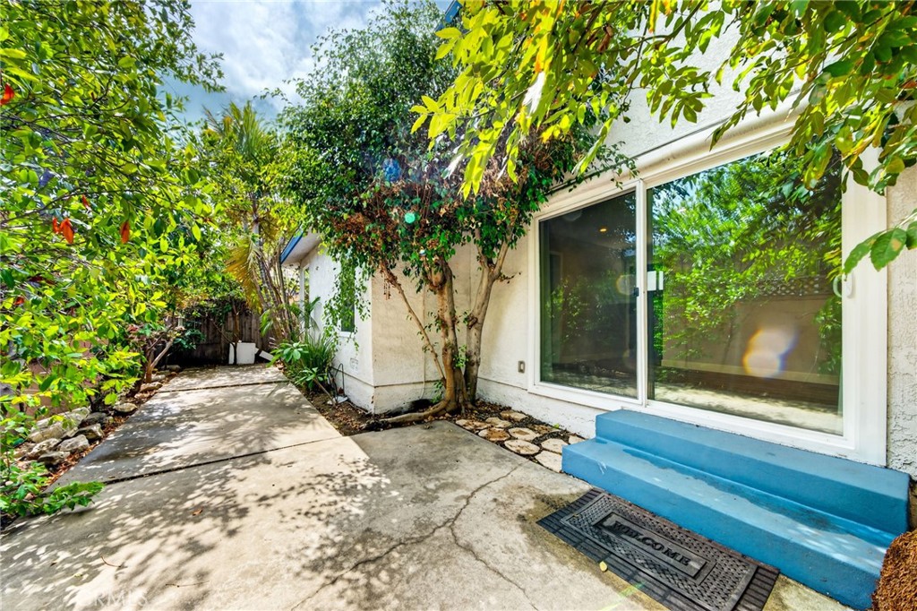 920 N Grand Property Photo 32