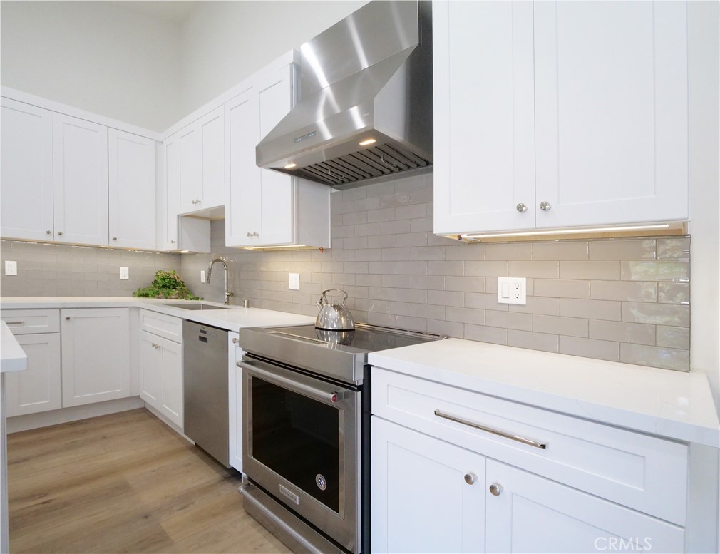 822 Camino Real #202 Property Photo 2