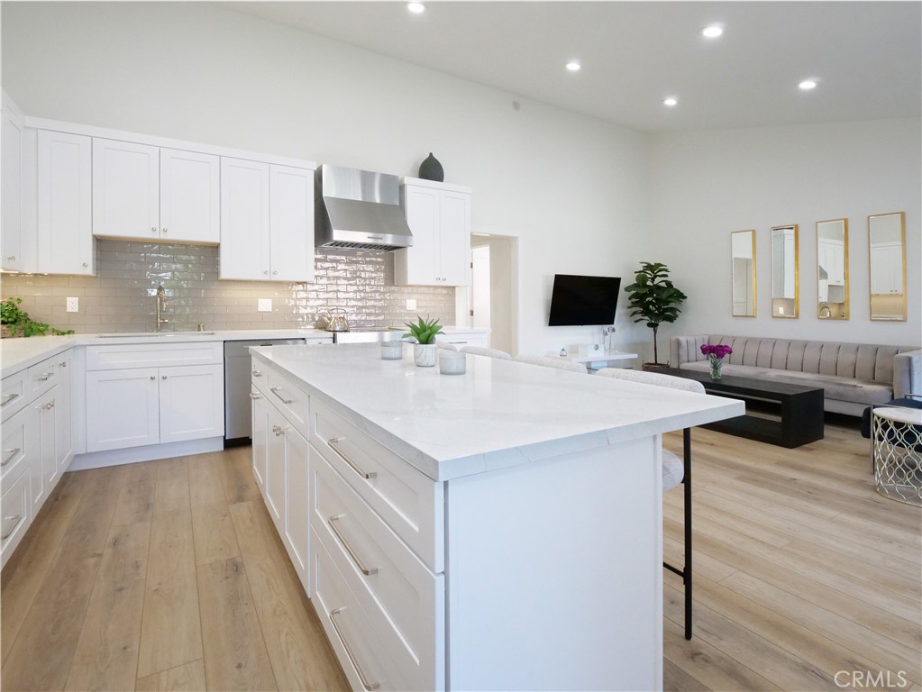 822 Camino Real #202 Property Photo 3