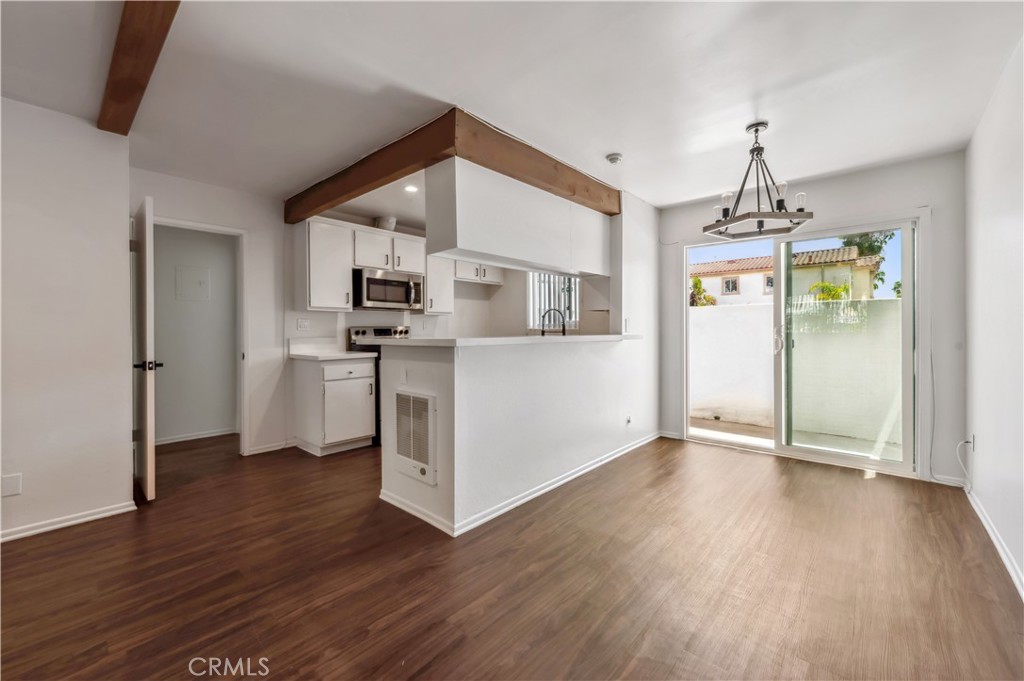 415 S Prospect Avenue 218 Property Photo 8