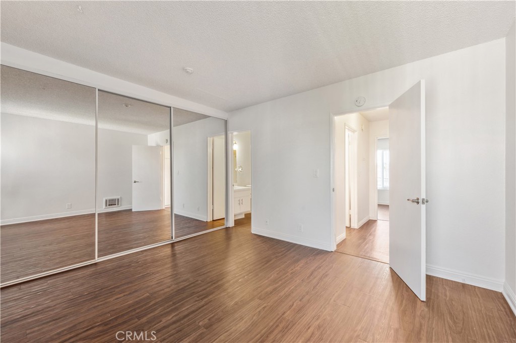 415 S Prospect Avenue 218 Property Photo 14
