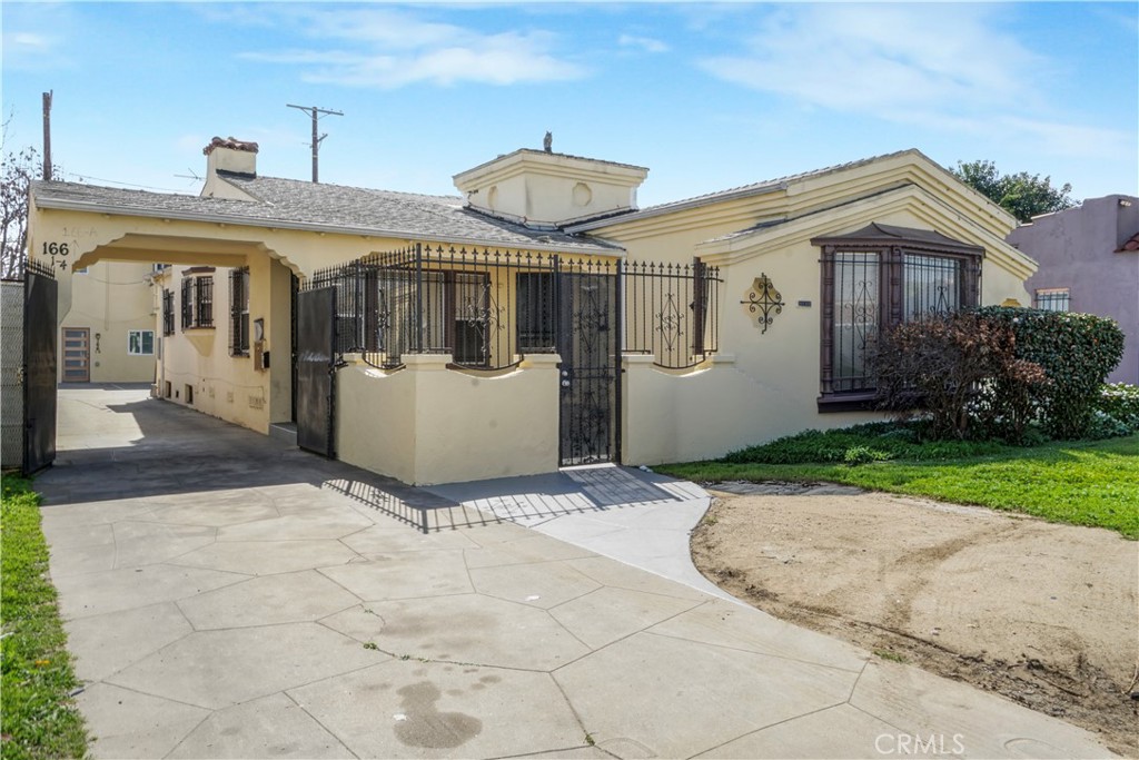 162 W 65th Street Property Photo 1