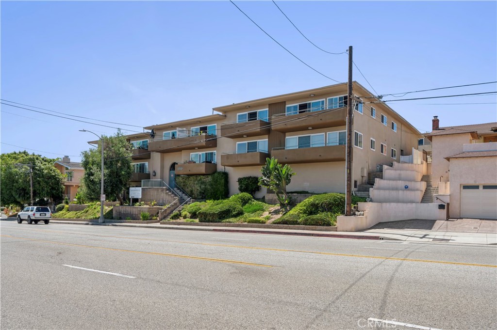 209 S Prospect Avenue 105 Property Photo 1