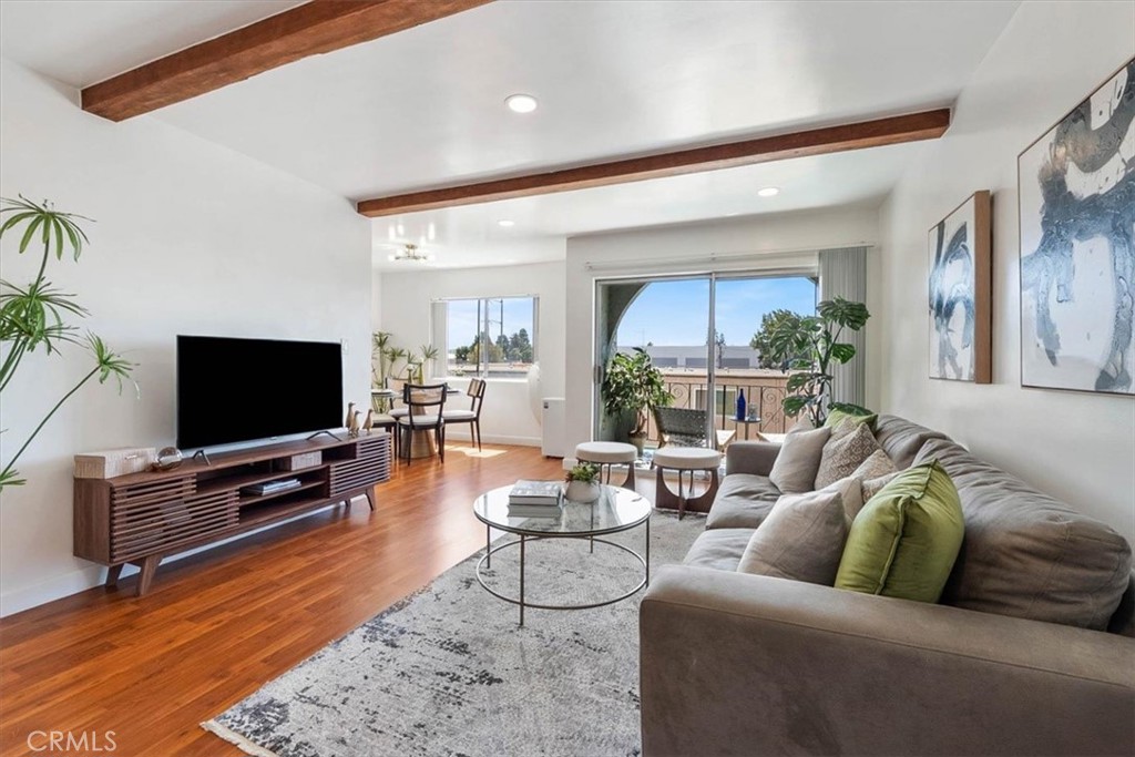 727 N Eucalyptus Avenue 18 Property Photo 1