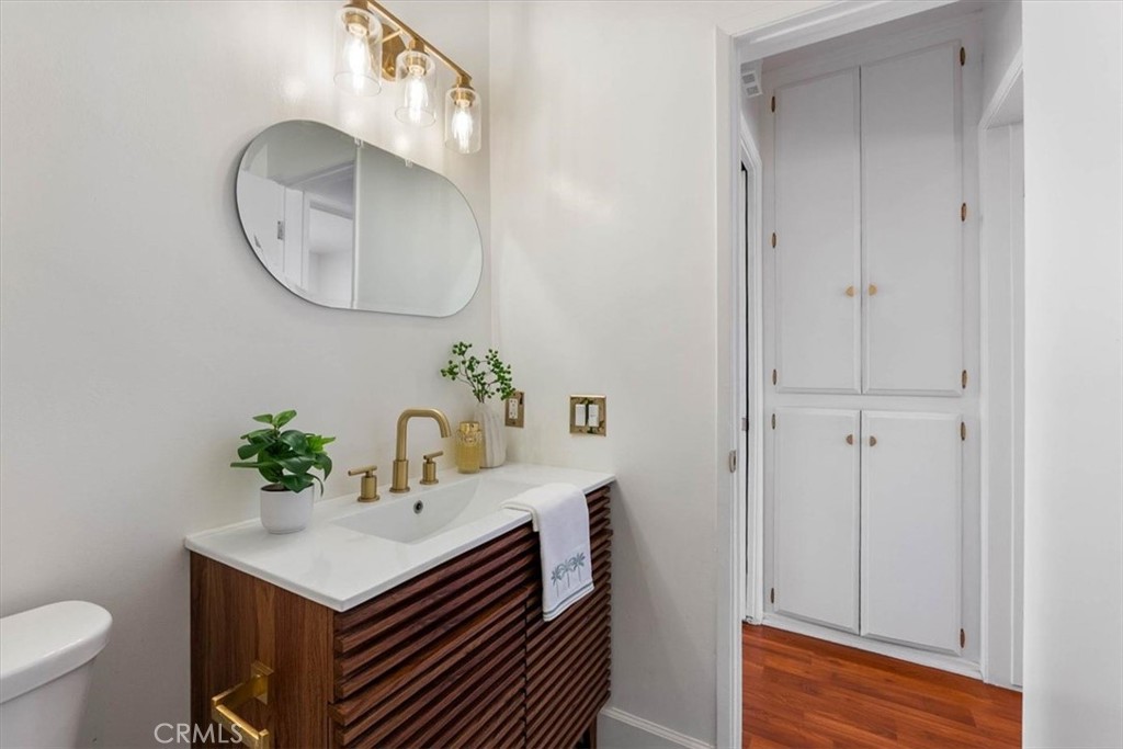 727 N Eucalyptus Avenue 18 Property Photo 12