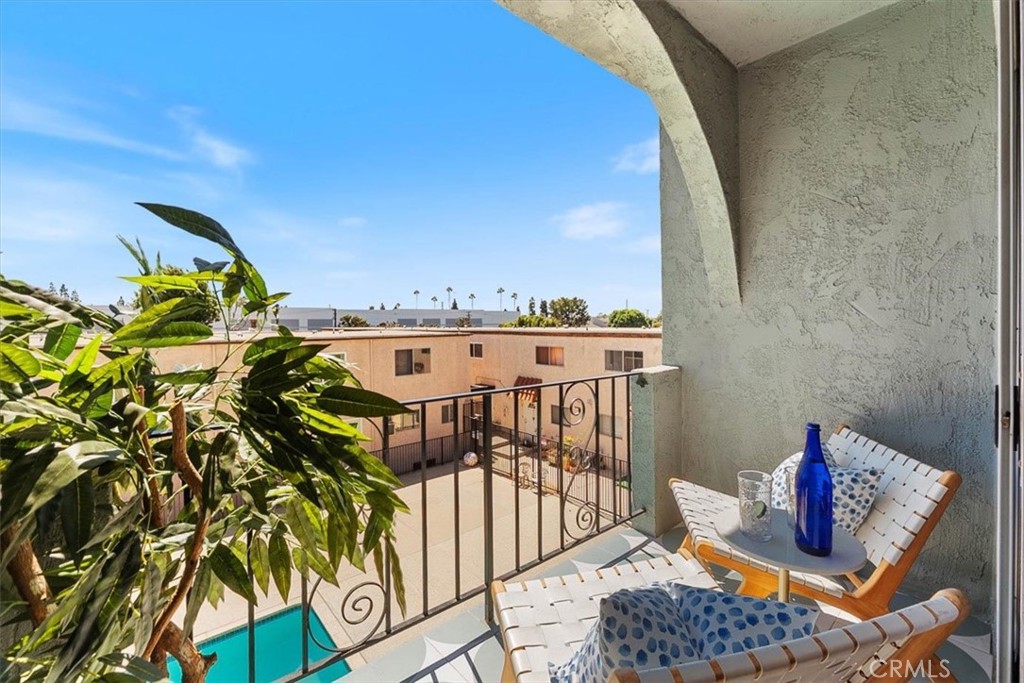 727 N Eucalyptus Avenue 18 Property Photo 16
