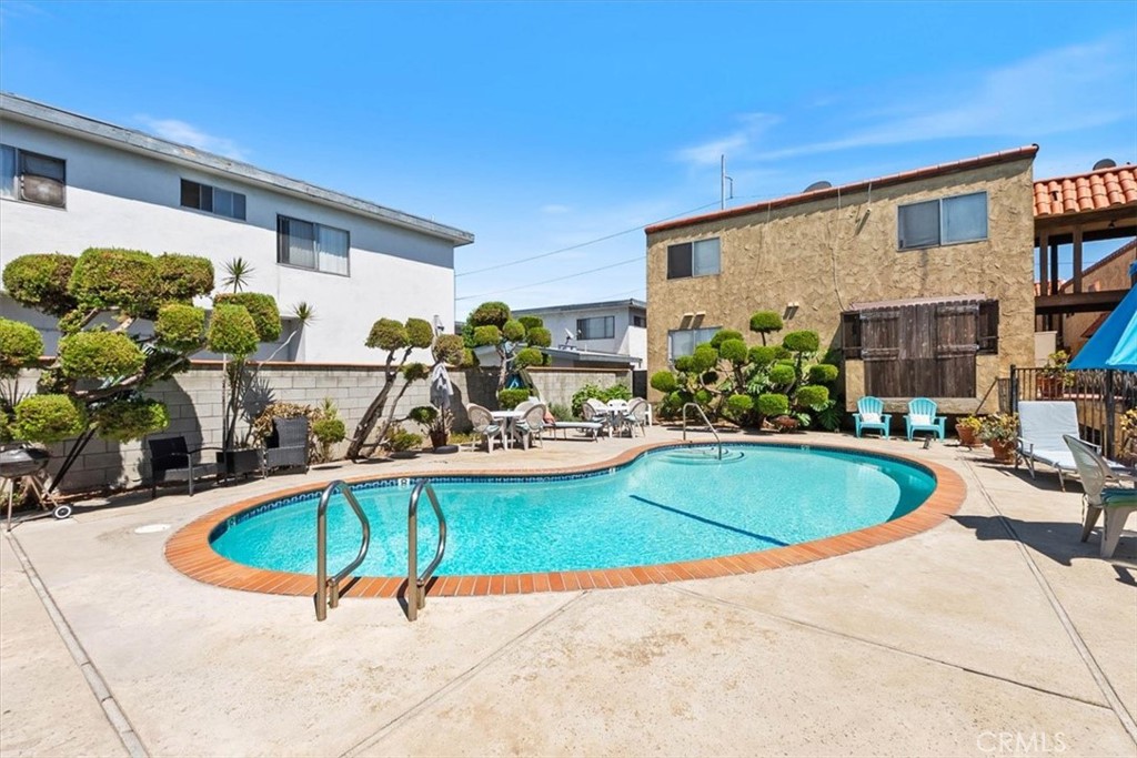 727 N Eucalyptus Avenue 18 Property Photo 17