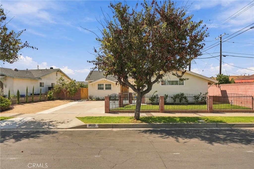 17217 S Hoover Street Property Photo 4