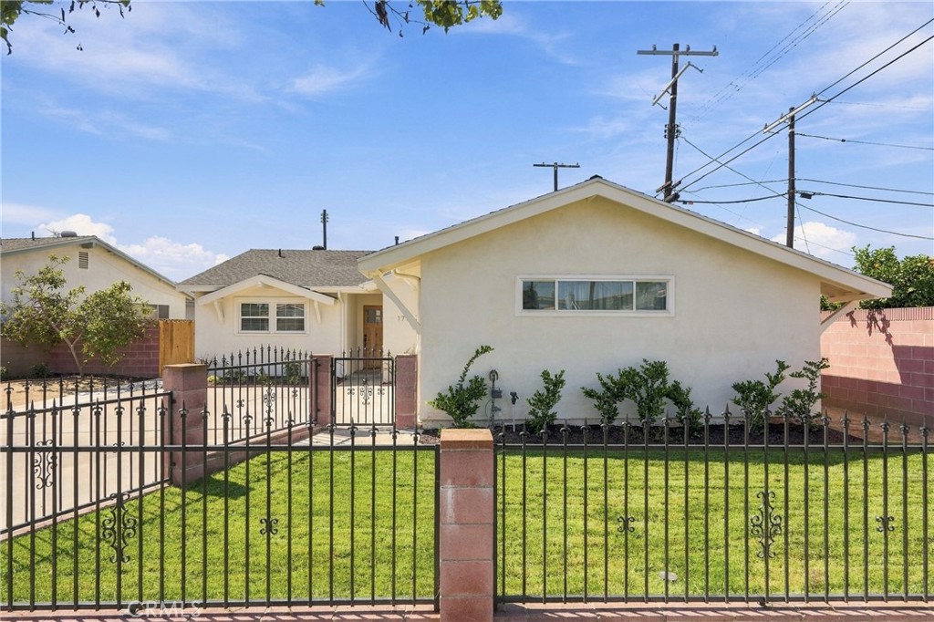17217 S Hoover Street Property Photo 5
