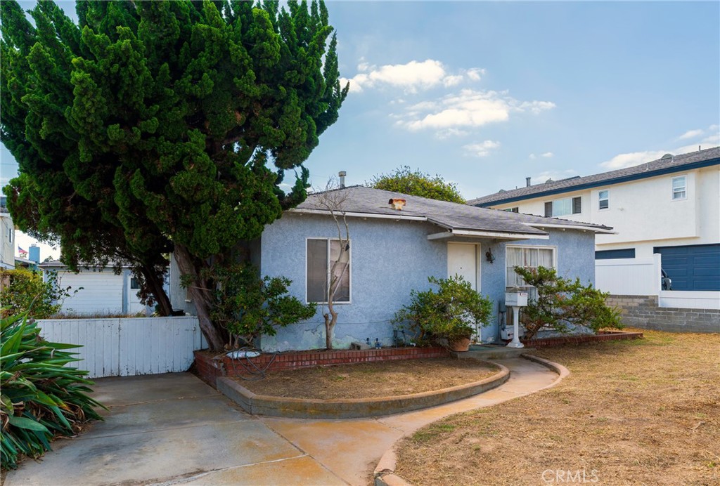 2412 Voorhees Property Photo 1