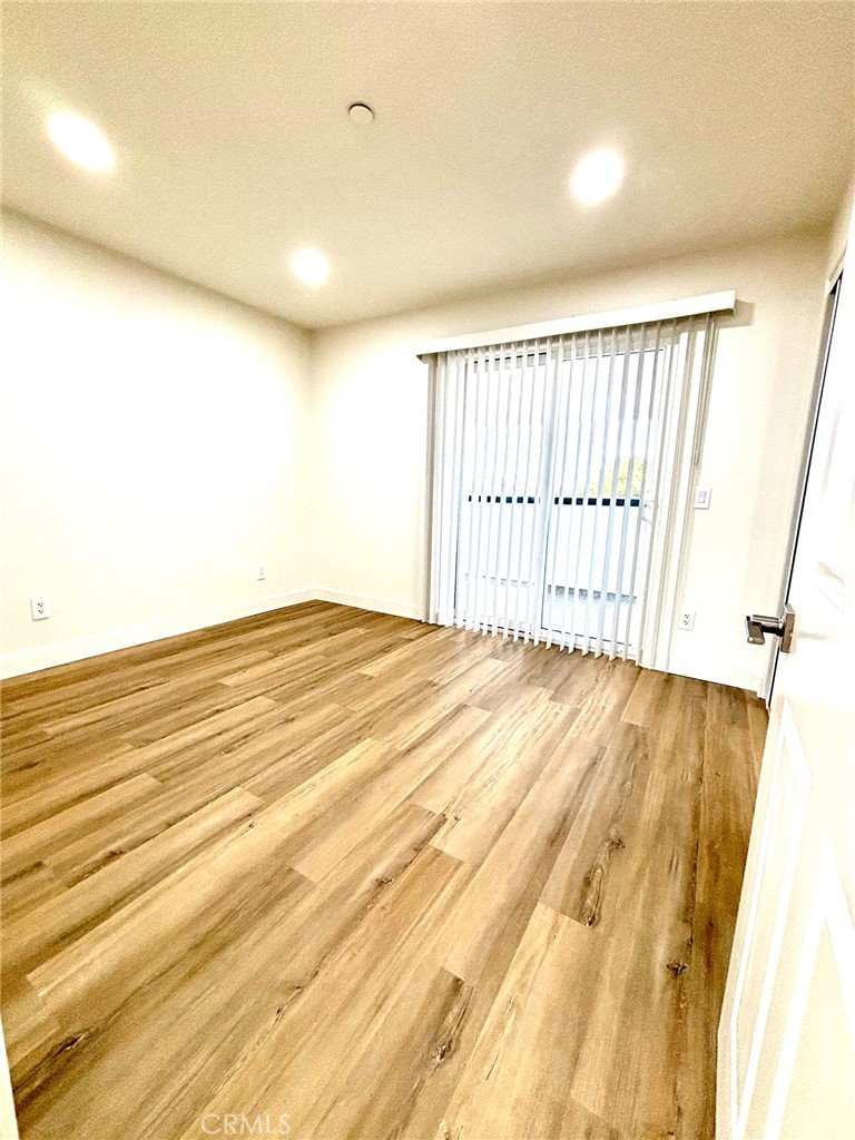 310 E Grand Avenue 208 Property Photo 8