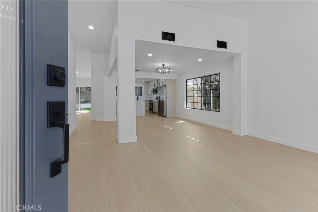 5922 Julian Lane Property Photo 3
