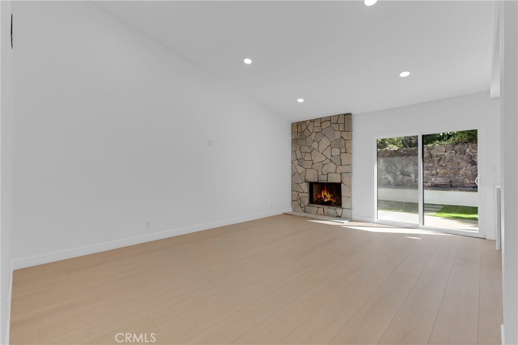 5922 Julian Lane Property Photo 7
