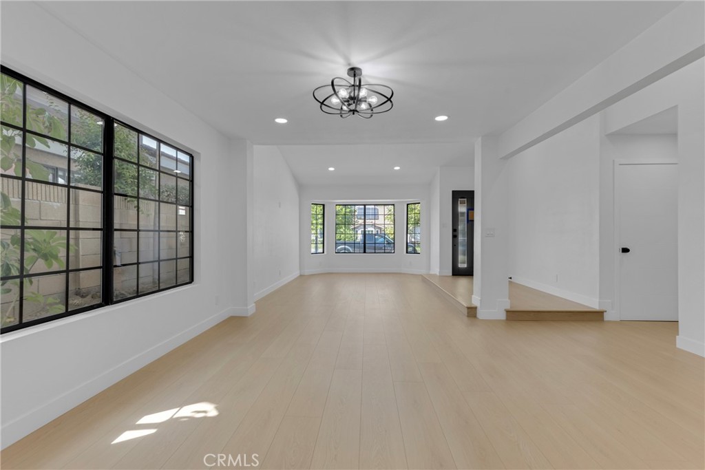 5922 Julian Lane Property Photo 8