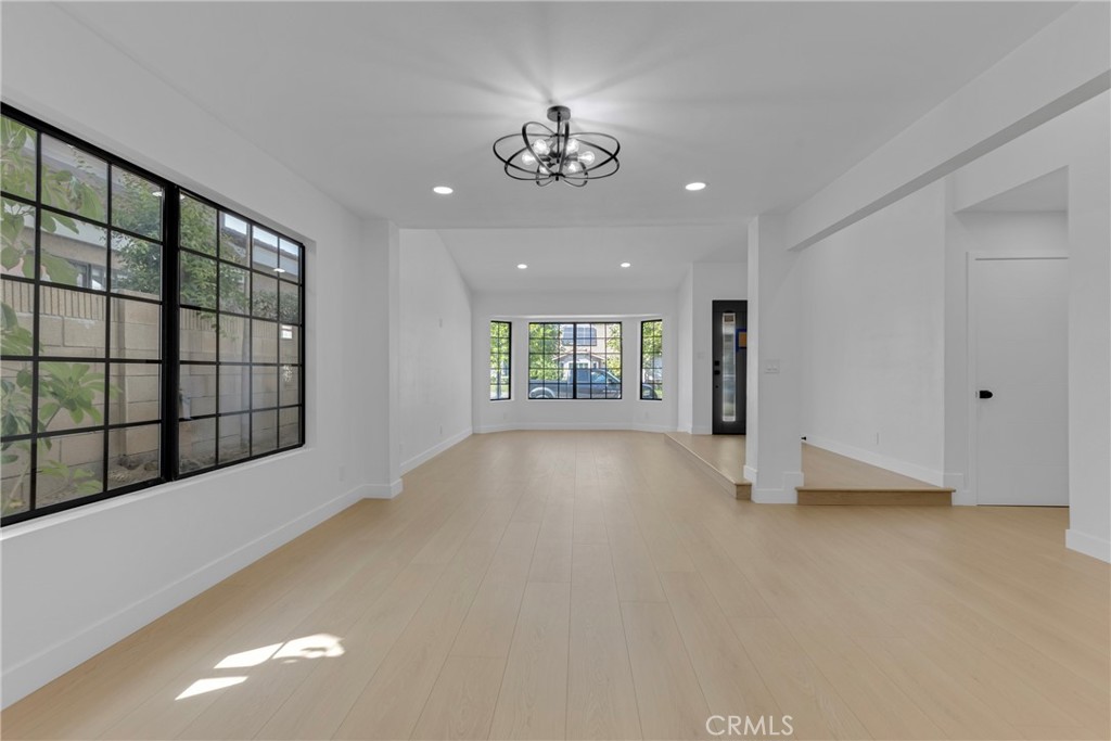 5922 Julian Lane Property Photo 8
