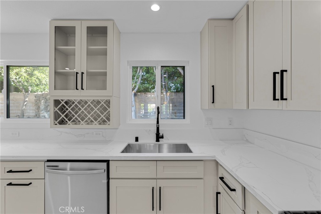 5922 Julian Lane Property Photo 11