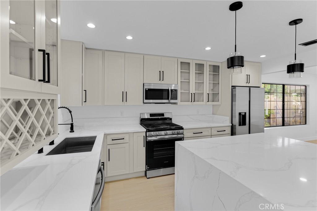 5922 Julian Lane Property Photo 12