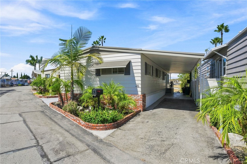 2550 Pacific Coast Hwy 30 Property Photo 1
