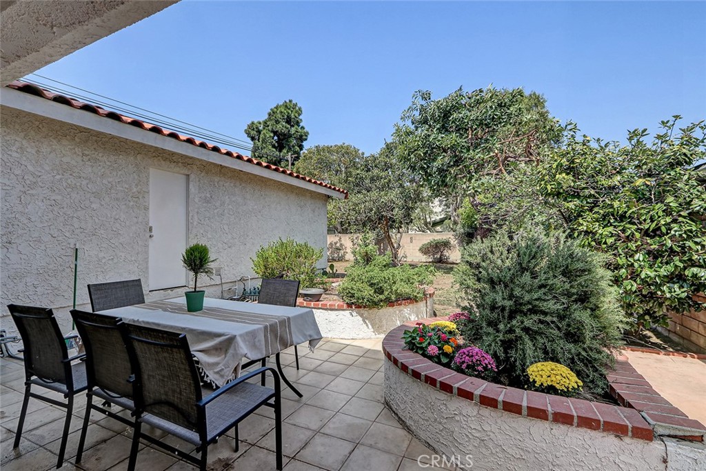 1701 Gates Property Photo 33