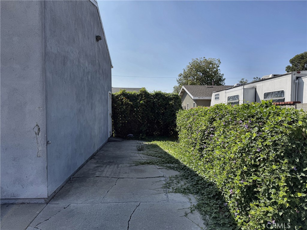 17424 Delia Property Photo 5