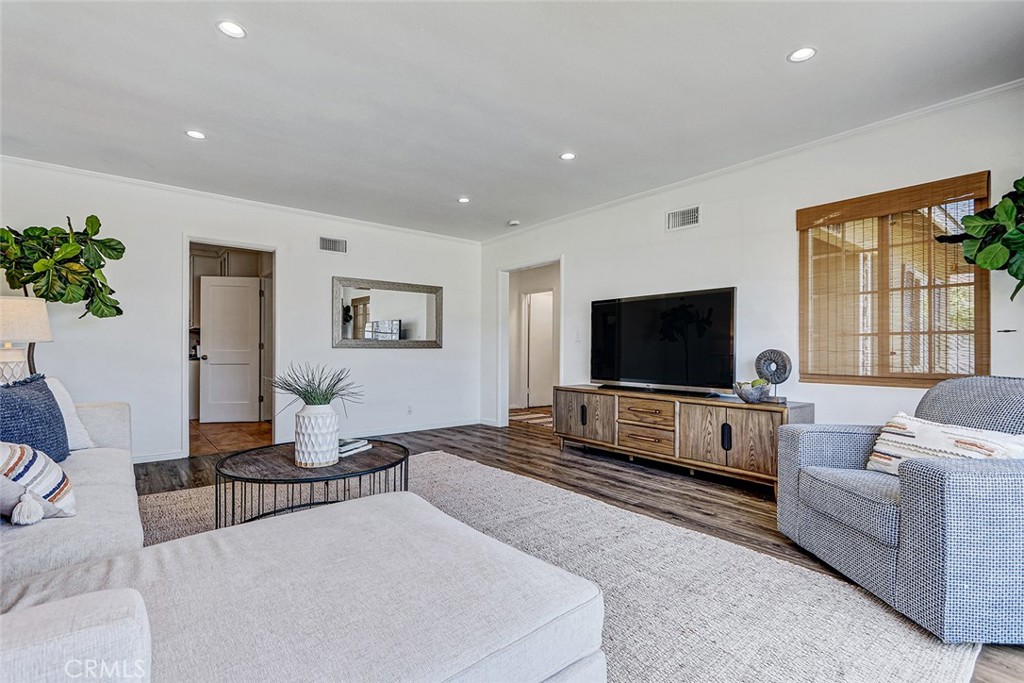 12509 Manor Property Photo 4