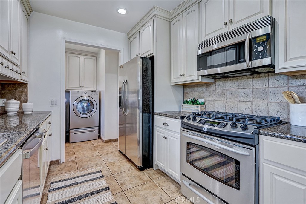 12509 Manor Property Photo 6