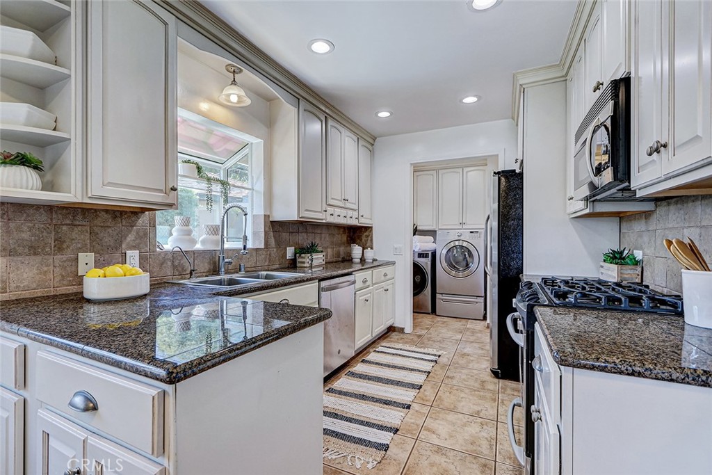 12509 Manor Property Photo 7