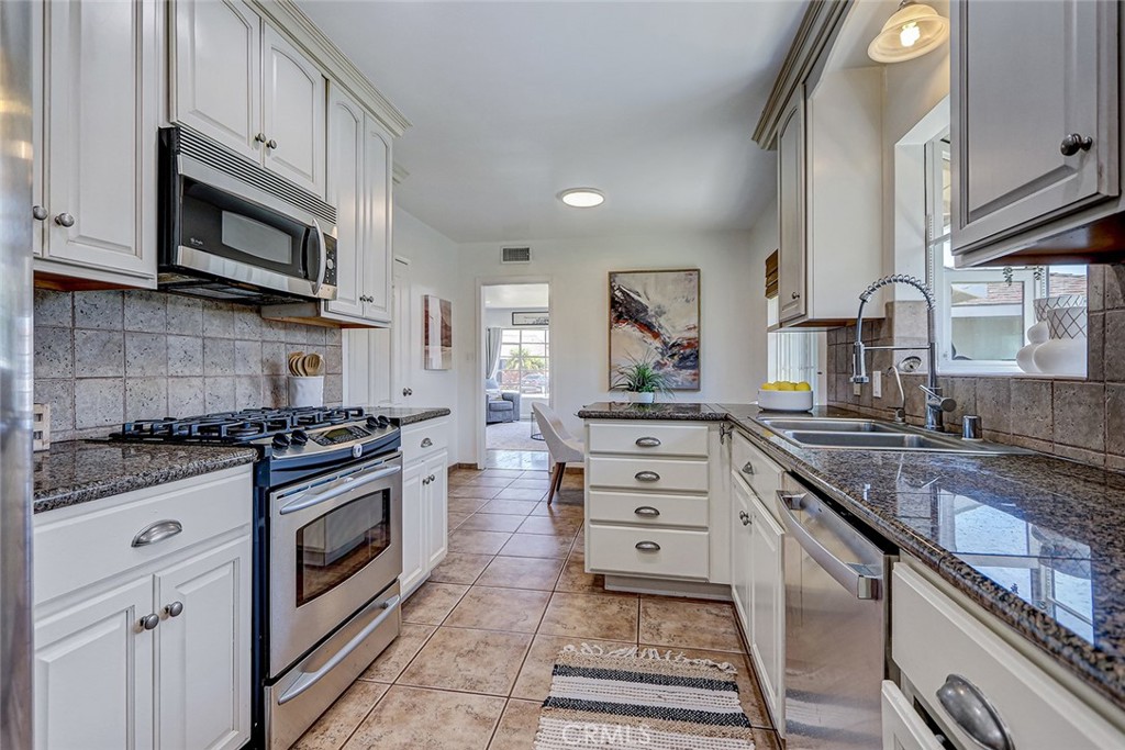 12509 Manor Property Photo 8