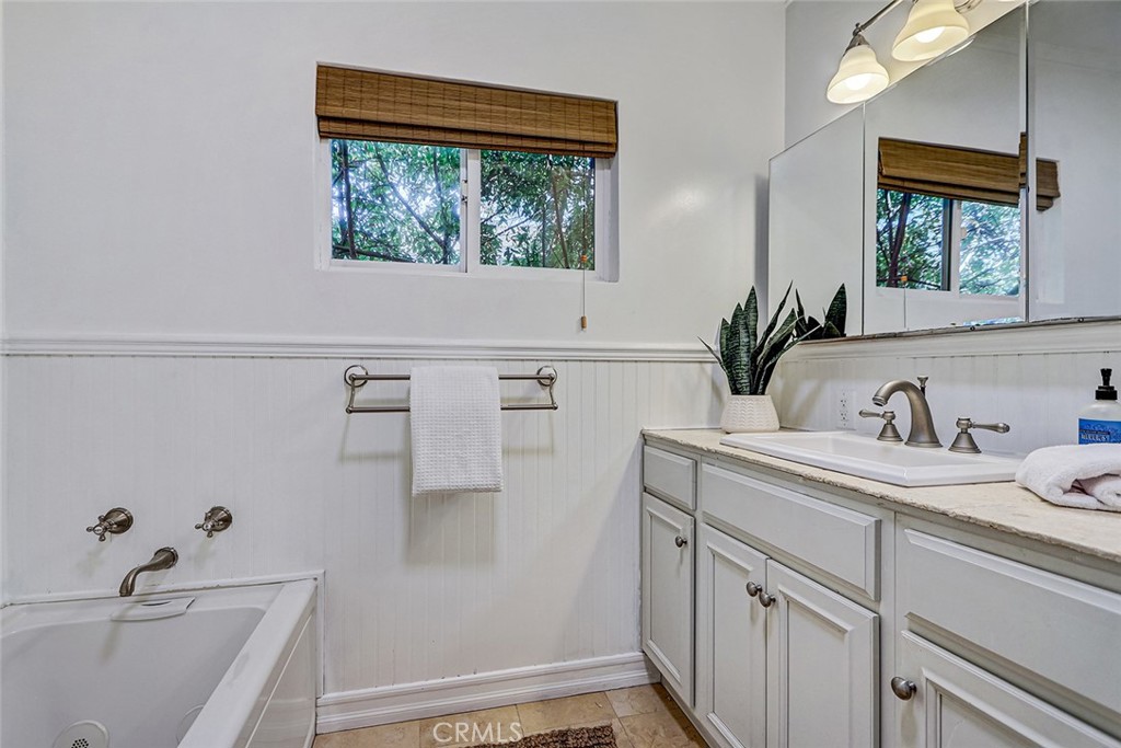 12509 Manor Property Photo 16